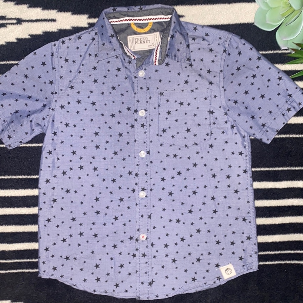 Boys sz 5 FREE PLANET button down shirt short sleeve